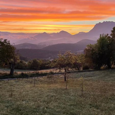 Dans la fôret à 15 minutes de Crest et de Saillans, vue panoramique, calme Piégros-la-Clastre Extérieur photo