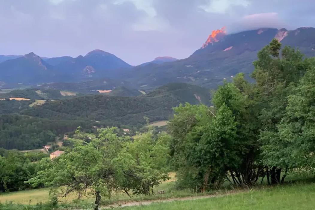 Dans la fôret à 15 minutes de Crest et de Saillans, vue panoramique, calme Piégros-la-Clastre Extérieur photo