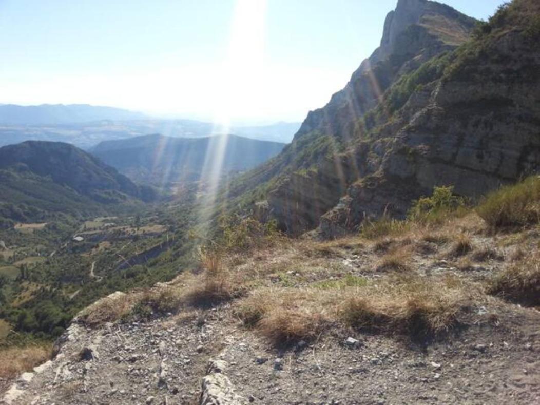 Dans la fôret à 15 minutes de Crest et de Saillans, vue panoramique, calme Piégros-la-Clastre Extérieur photo