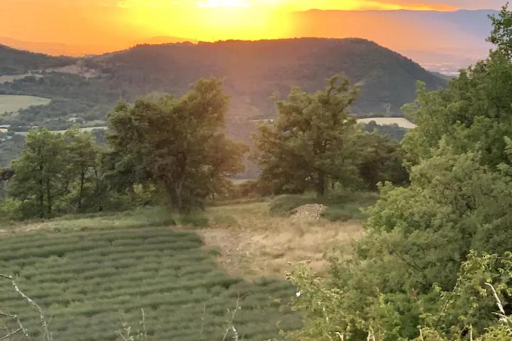 Dans la fôret à 15 minutes de Crest et de Saillans, vue panoramique, calme Piégros-la-Clastre Extérieur photo